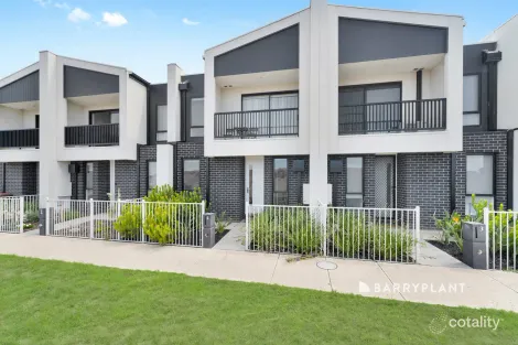 4 Eifel Walk, Clyde, VIC 3978