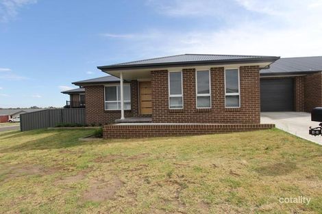 2/4 Redman Cct, Goulburn, NSW 2580
