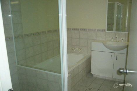 Property photo of 19/18 Tallebudgera Creek Road Burleigh Heads QLD 4220
