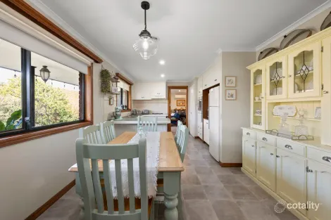 Property photo of 18 Waltham Drive Mitchell Park VIC 3355