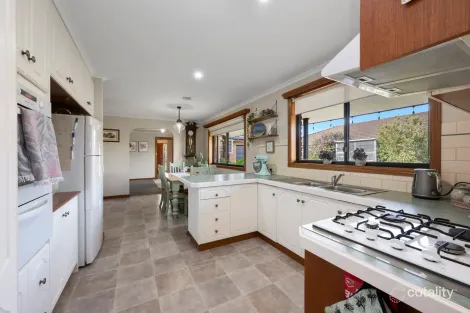 Property photo of 18 Waltham Drive Mitchell Park VIC 3355