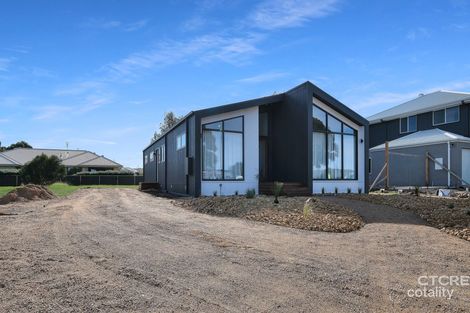 32 Plateau Ave, Metung, VIC 3904