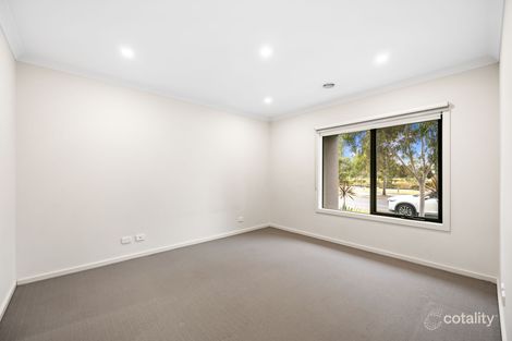 Property photo of 70 Pine Park Drive Wollert VIC 3750