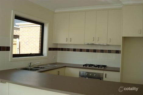 Property photo of 2/13 Golden Grove Springvale South VIC 3172