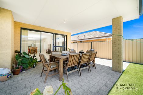 Property photo of 33 Dorrigo Bend Yanchep WA 6035