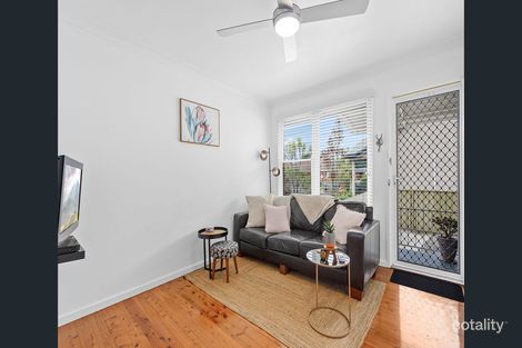 Property photo of 1/4 Grafton Avenue Figtree NSW 2525