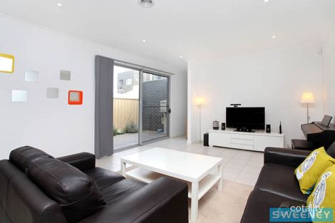 Property photo of 44 Broadway Caroline Springs VIC 3023
