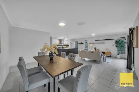 Property photo of 10 Crossway Avenue Tarneit VIC 3029