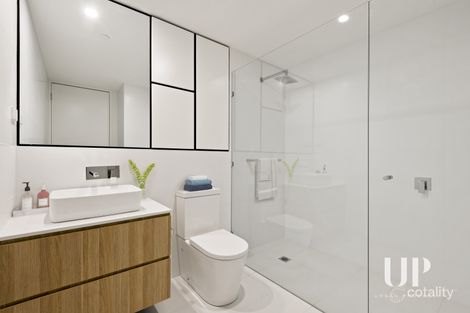 Property photo of 201/2 Elland Avenue Box Hill VIC 3128