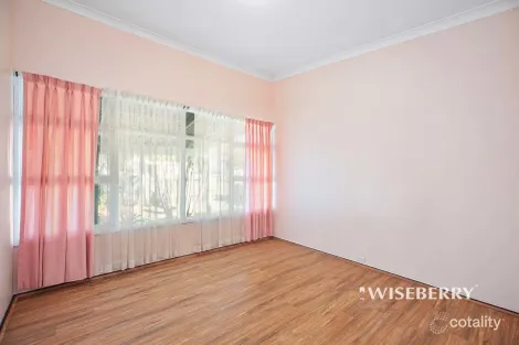 Property photo of 96 Catherine Street Mannering Park NSW 2259