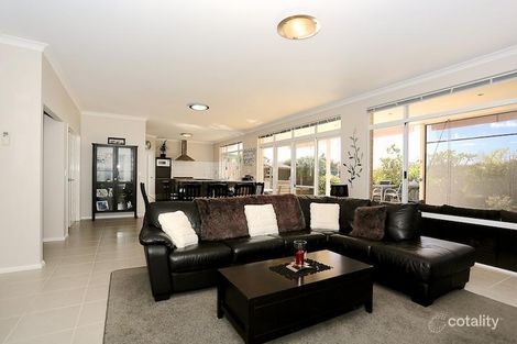 Property photo of 2 Riceflower Boulevard Halls Head WA 6210