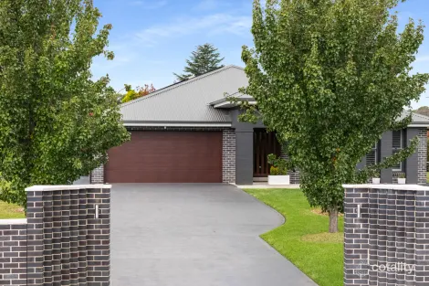 Property photo of 24 Windsor Crescent Moss Vale NSW 2577