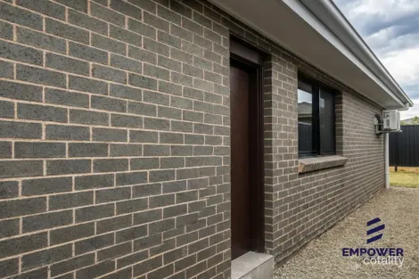 33a Abrahams St, Claymore, NSW 2559