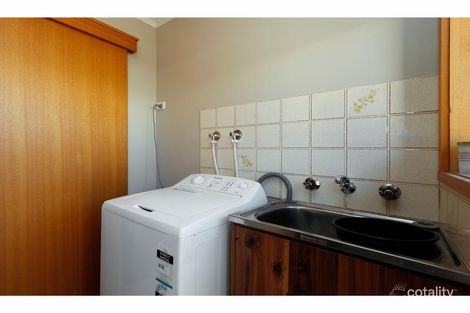 Property photo of 2/117-121 Reeve Street Sale VIC 3850