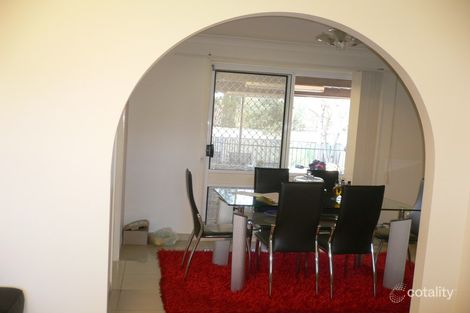 Property photo of 30 Saxonvale Crescent Edensor Park NSW 2176