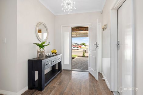 Property photo of 7 Heaney Close Somerville WA 6430