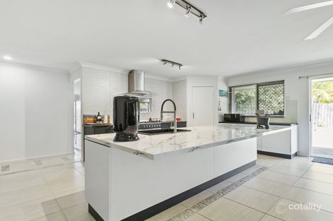 14 Bondi Ct, Sandstone Point, QLD 4511