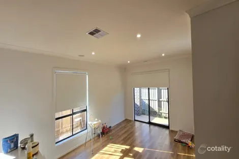 Property photo of 8 Damesfly Circuit Tarneit VIC 3029