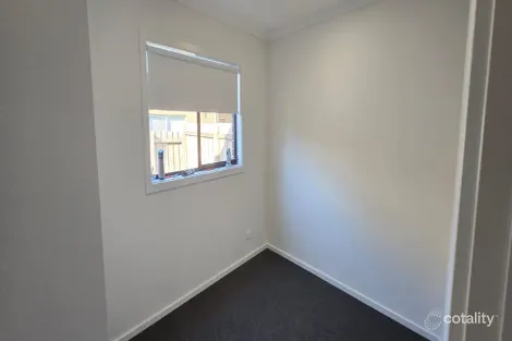 Property photo of 8 Damesfly Circuit Tarneit VIC 3029