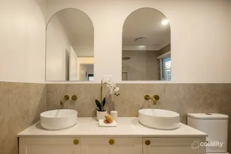 Property photo of 87 Moordale Street Chapel Hill QLD 4069
