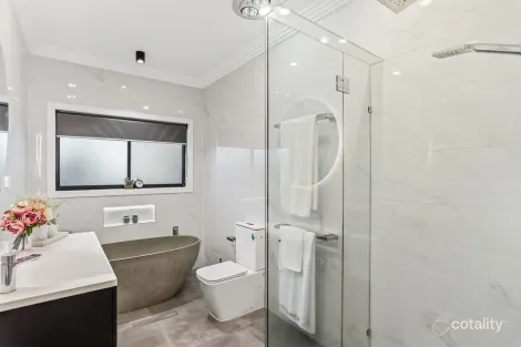 Property photo of 4 Yarra Place Pacific Pines QLD 4211