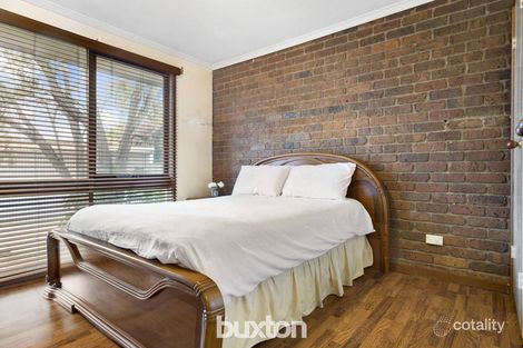 Property photo of 2/2 Paringa Court Chadstone VIC 3148