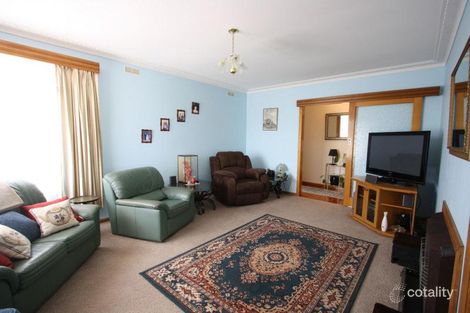 Property photo of 9 Webbcona Parade Wendouree VIC 3355