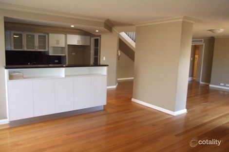Property photo of 18/7 Fogerthorpe Crescent Maylands WA 6051