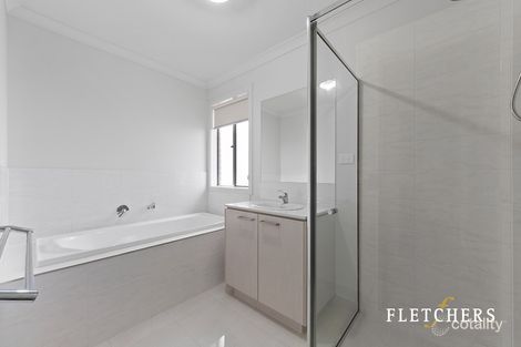 Property photo of 8 Rathdowne Road Werribee VIC 3030