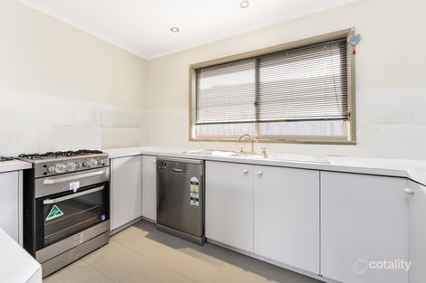 Property photo of 10 Damien Court Pakenham VIC 3810