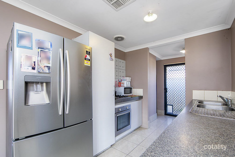 Property photo of 8 Kemshall Way Maddington WA 6109