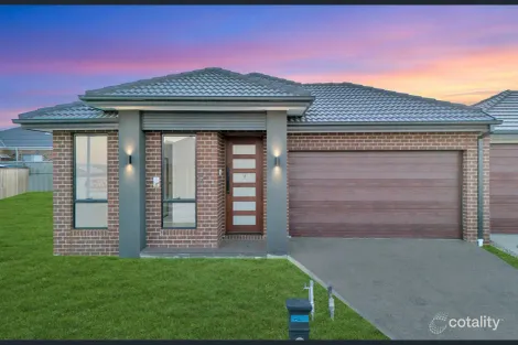 Property photo of 21 Ellendale Street Mickleham VIC 3064