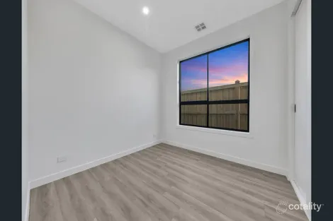Property photo of 21 Ellendale Street Mickleham VIC 3064