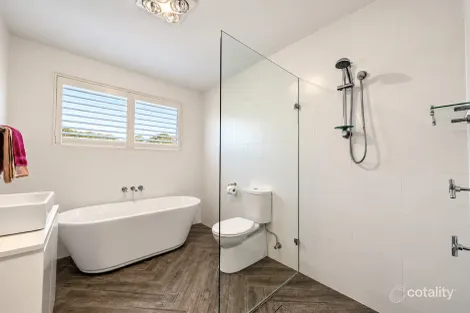 Property photo of 3B Eric Place Berkeley Vale NSW 2261