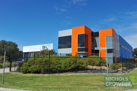 2 Brady Cl, Braeside, VIC 3195
