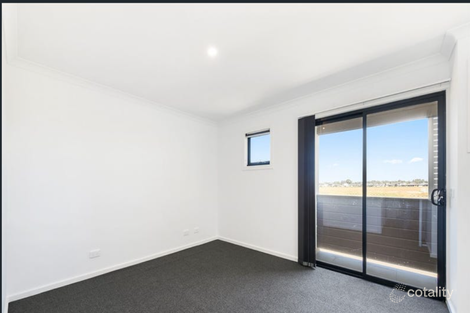 Property photo of 20 Ollie Place Cranbourne East VIC 3977