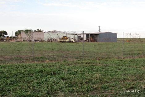 23 Beach Rd, Ayr, QLD 4807