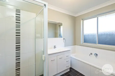 Property photo of 4 Nepean Way Tanilba Bay NSW 2319