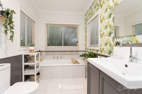 Property photo of 17-18 Barossa Court Waurn Ponds VIC 3216
