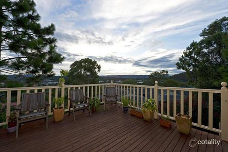 Property photo of 8 Crestridge Crescent Oxenford QLD 4210