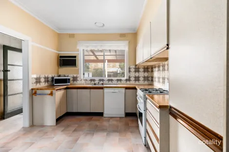 Property photo of 32 Warwick Road Pascoe Vale VIC 3044