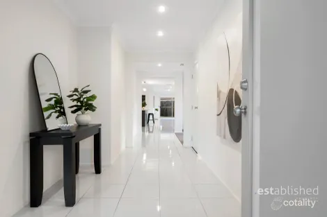 Property photo of 27 Shiraz Crescent Point Cook VIC 3030