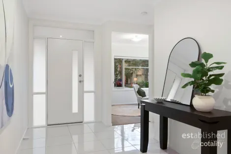 Property photo of 27 Shiraz Crescent Point Cook VIC 3030