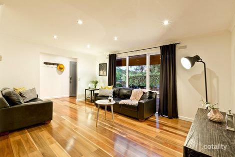 Property photo of 10 Akima Close Greensborough VIC 3088