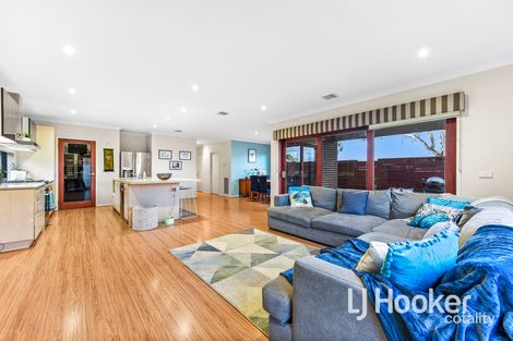 Property photo of 13 Wembley Circuit Pakenham VIC 3810
