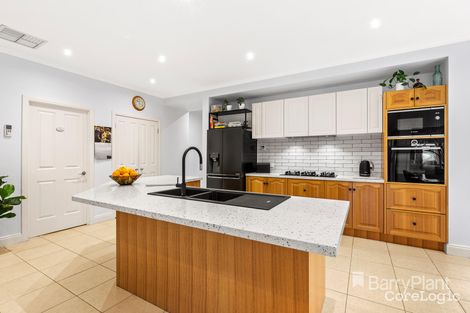 Property photo of 18 Delacombe Drive Mill Park VIC 3082