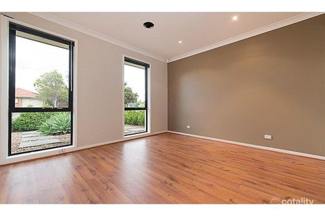 Property photo of 62 Hotham Crescent Hoppers Crossing VIC 3029