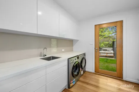 Property photo of 12 The Crescent Mount Evelyn VIC 3796