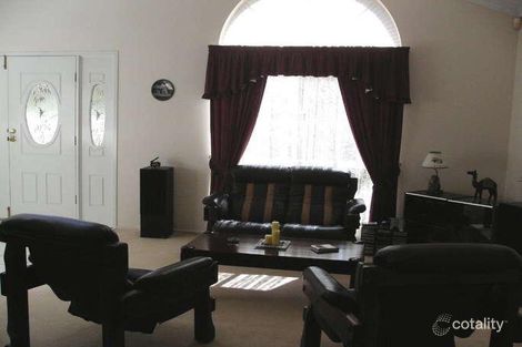 Property photo of 8 Cassatt Place Forest Lake QLD 4078