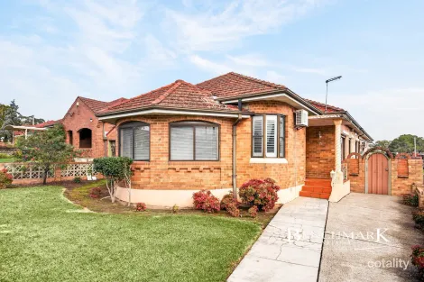 15 Lee Ave, Beverly Hills, NSW 2209